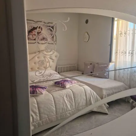 Realty Company Spagna شقة روما